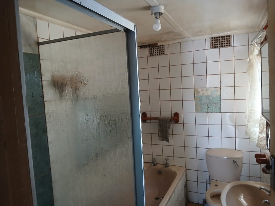 6 Bedroom Property for Sale in Quigney Eastern Cape